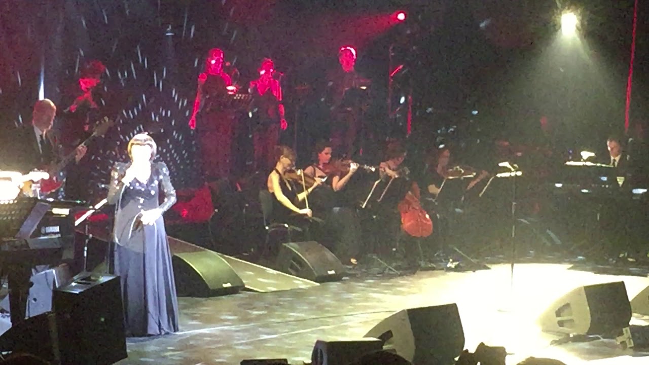 Mireille Mathieu - Der Pariser tango (Berlin, 23.04.2018)