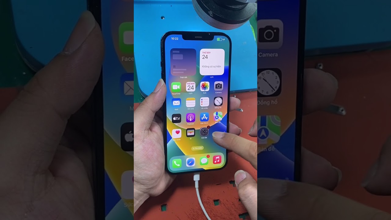 Thay pin sàng cổ iPhone 12 Promax chi tiết nhất (Không bị báo pin linh kiện)