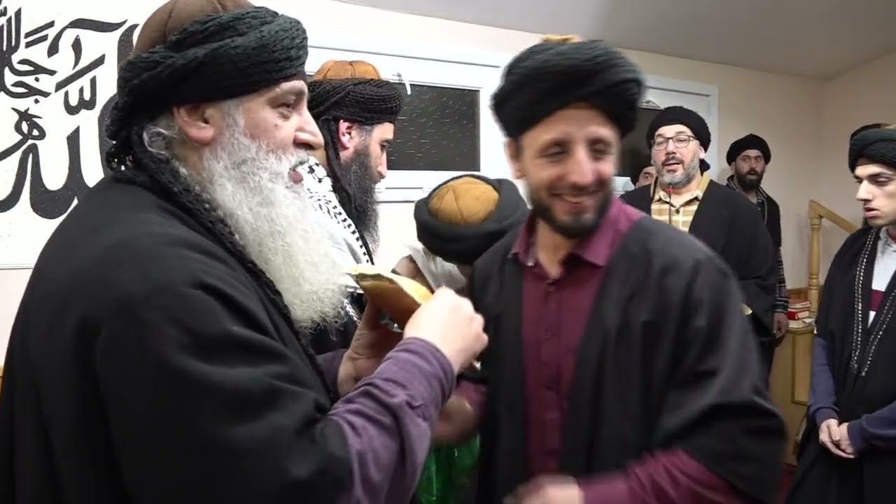 Resul-ü Ekrem aleyhissalâtü vesselâm Efendimizin sakal-ı şerif ziyareti ve Aczmendi zikri. Regaip K.