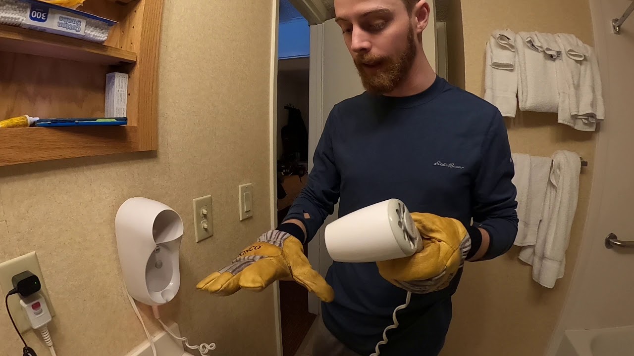 The secret to warm dry hands on the mountain.