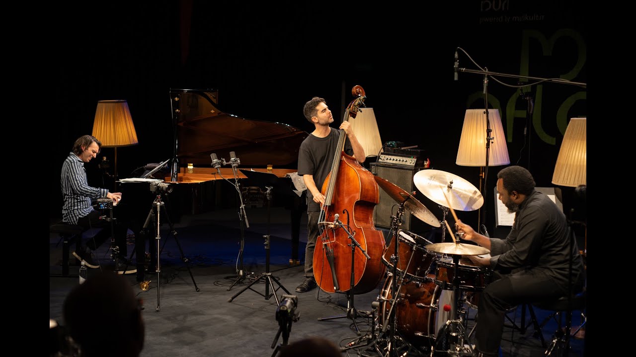 Julian Shore Trio - 