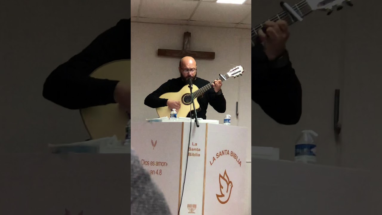 Paco sargero &eacute;glise de Tarbes, Yo soy t&ugrave; Dios