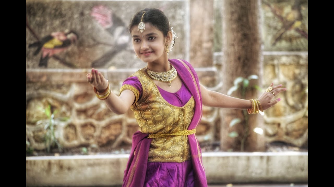 Kathak : Visharad Pratham - Rangmanch Pradarshan by Trushnika