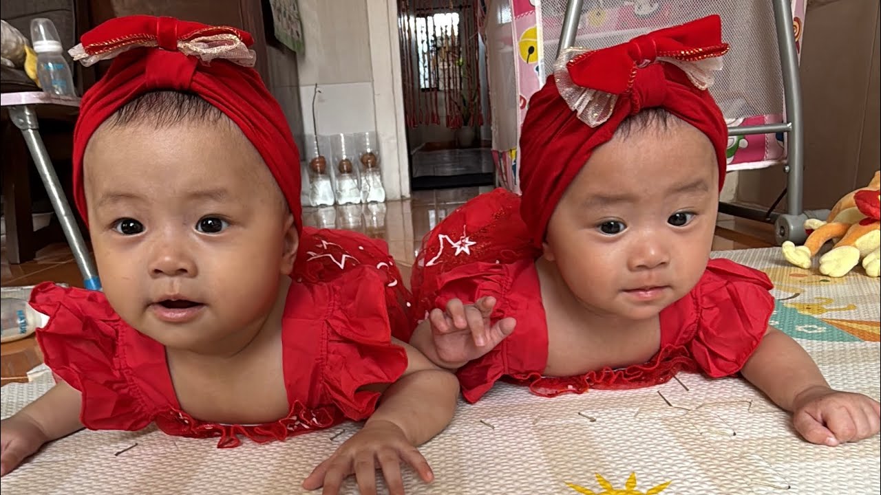 Seven 7️⃣ months old baby twin 02