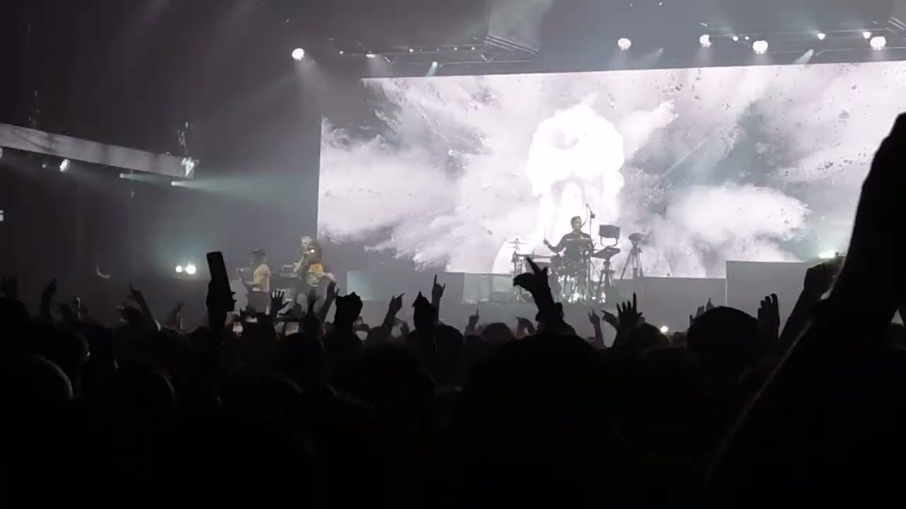 DON BROCO - Disappear (Live)