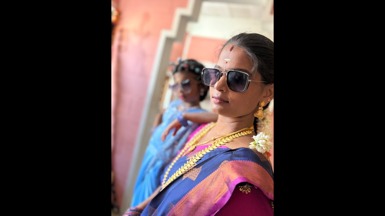 Priya_Muni love is live hi 👋