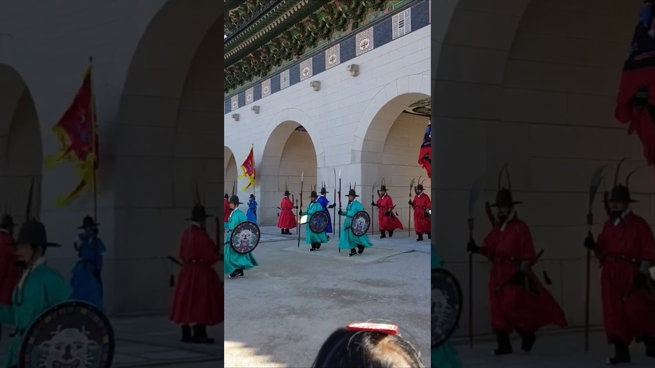 Changing of Royal Guards at the 📍Gyeongbukgong Palace - Seoul, S. Korea #seoul #southkorea #shorts
