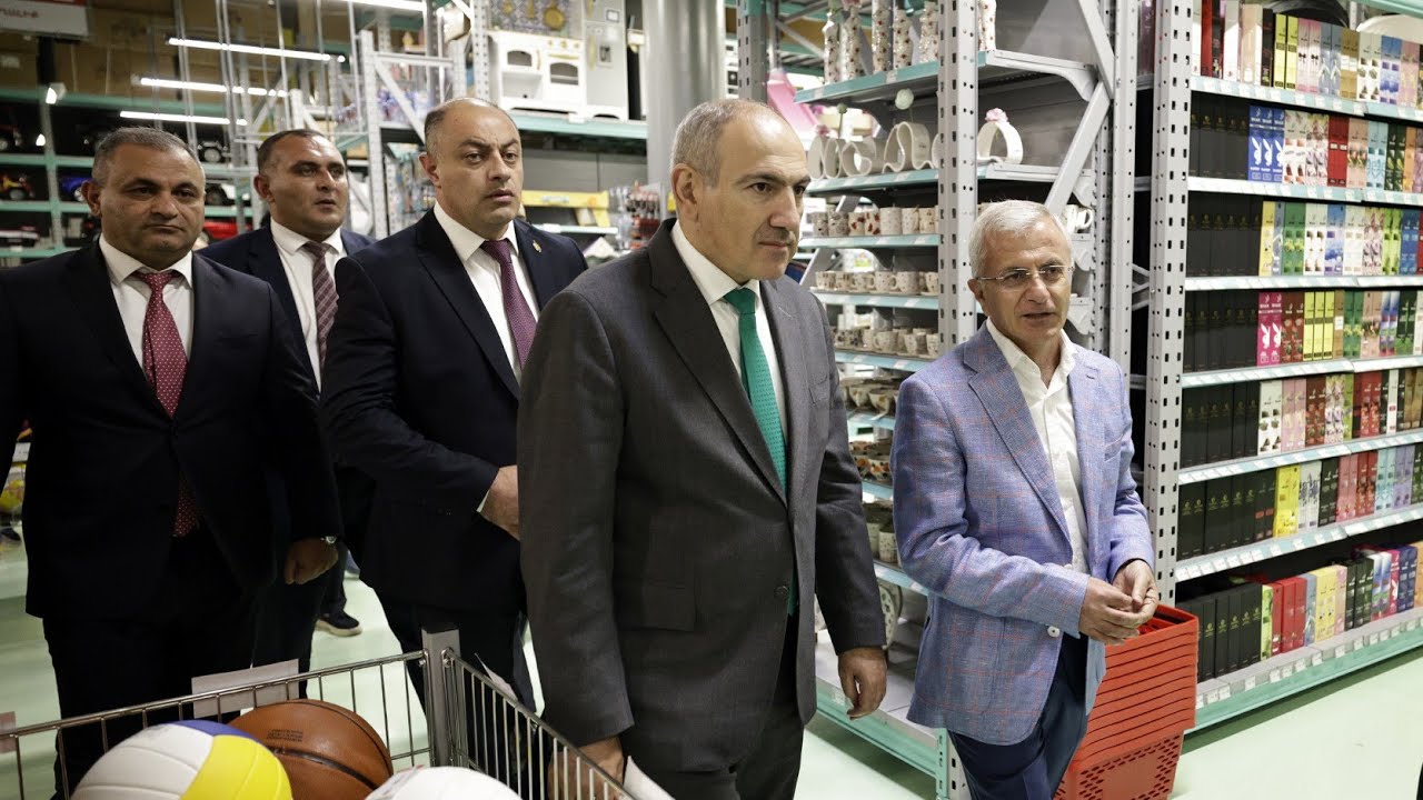Փաշինյանը ներկա է գտնվել «Հոմպլեքս Մոլ» կենտրոնի բացման արարողությանը