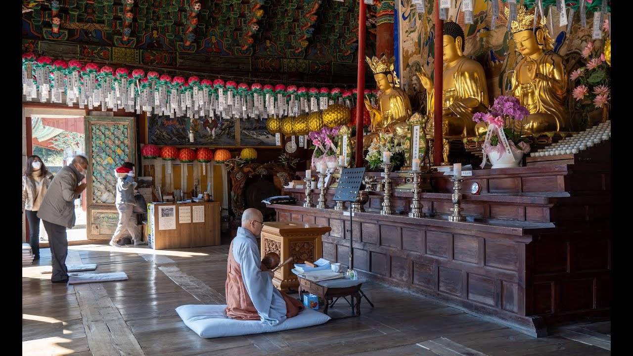 South Korean Buddhist monks mantras