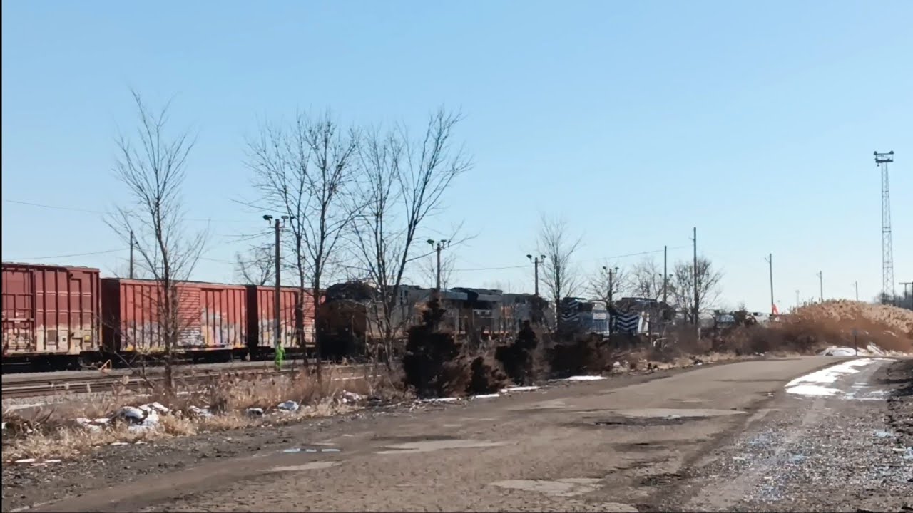 CSX 306 in LSRC Cold Water Yard with LSRC GP40 & SD40 LSRC 102 Yard work. 