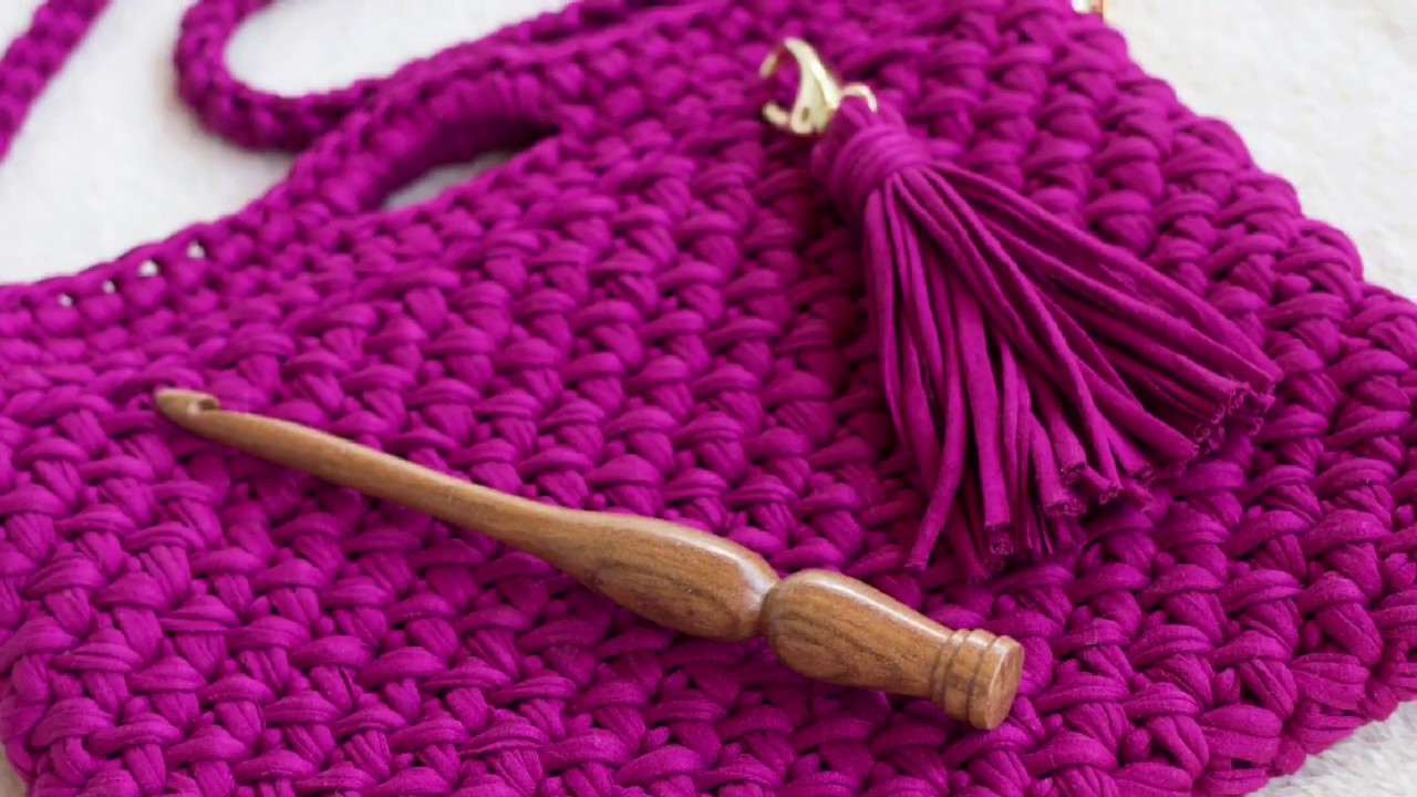Bolsa de crochê com fio de malha