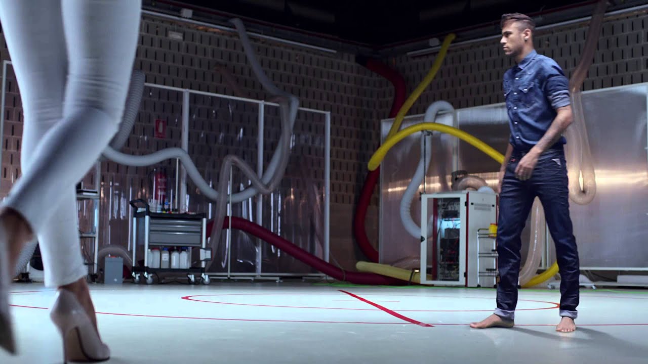 HYPERFLEX vs FCBarcelona: #StretchYourLimitsTest 1