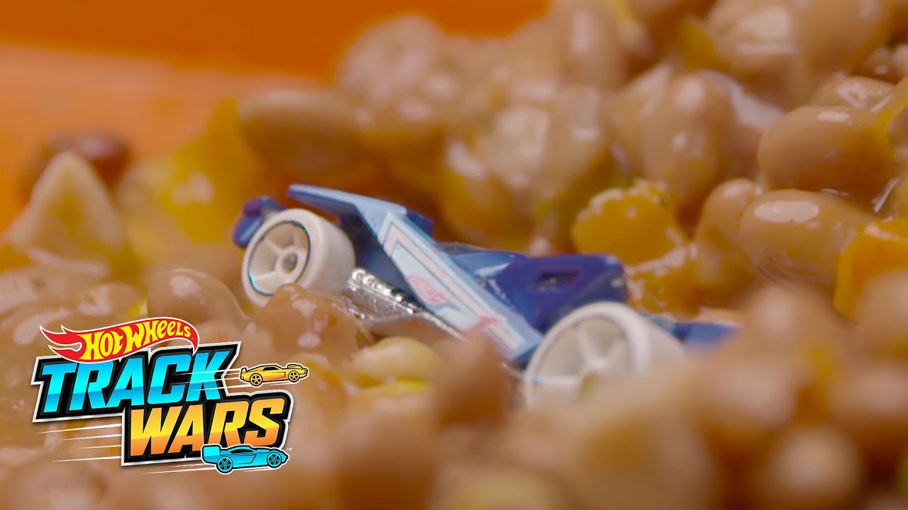 Wyścig po lekcjach | Track Champions | @Hot Wheels
