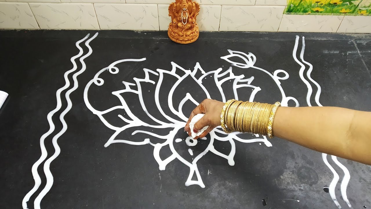 அரிசி மாக்கோலம் Perfect way of drawing Maa-kolam || How to prepare wet rice flour kolam !!!