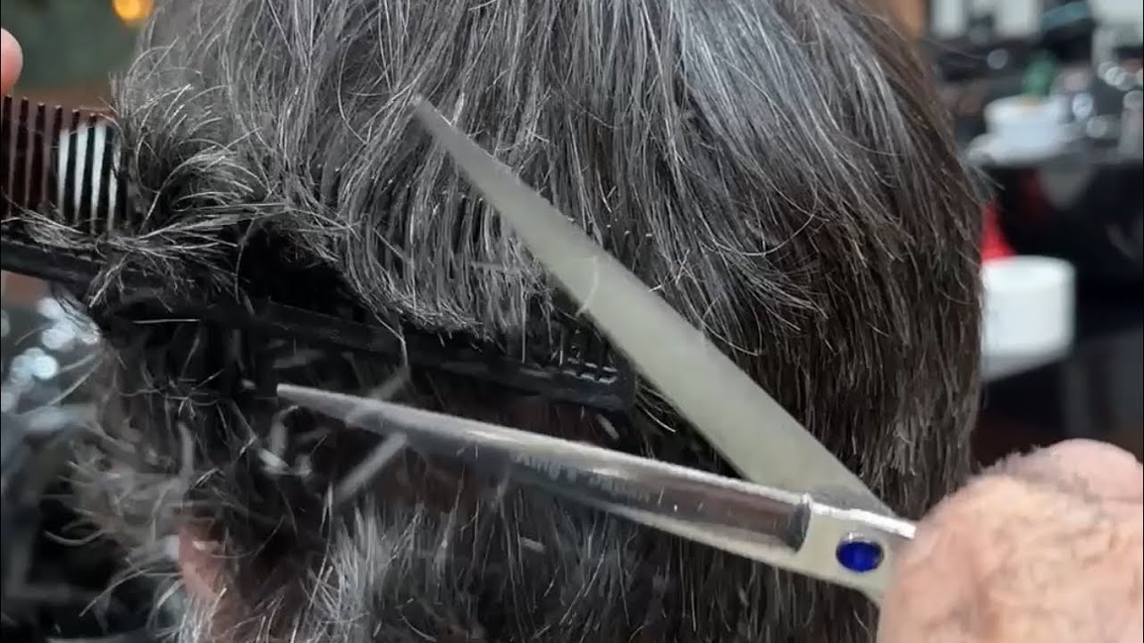 Como cortar cabelo social todo na tesoura