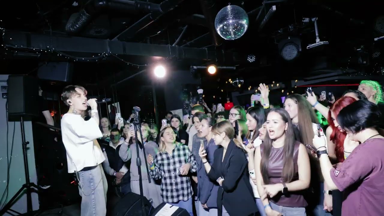 лучнадежды - Будь тут (live) / Москва / Первый сольный