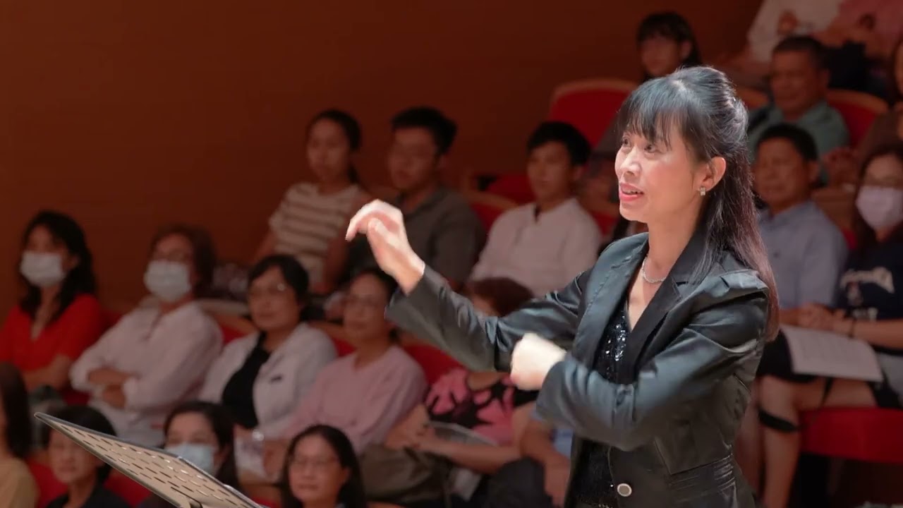 Clap Your Hands and Sing!〈拍手歌唱〉（詞曲／Mary Lynn Lightfoot）－指揮 / 曾惠君、鋼琴 / 羅苡玲、演出 / 台北室內女聲合唱團4