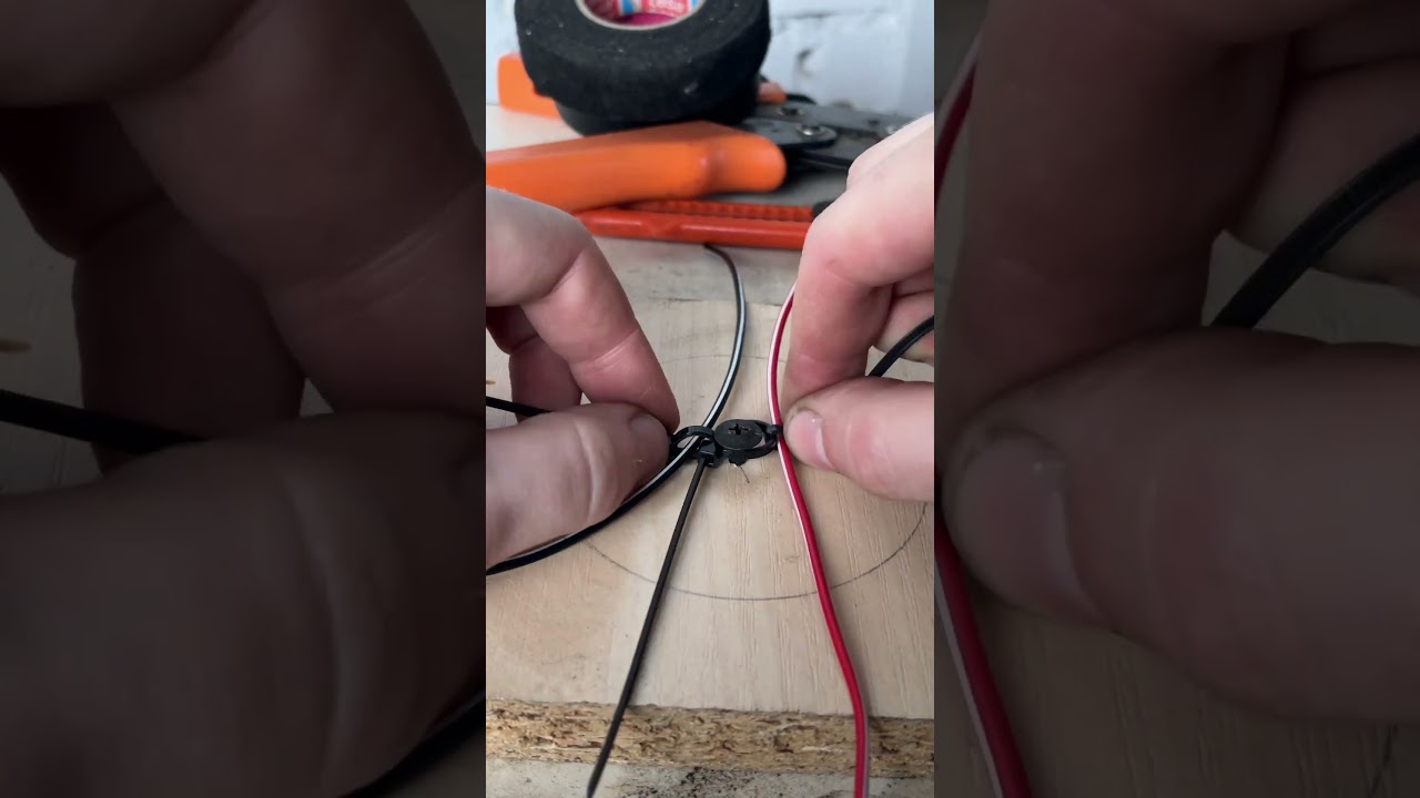 как легко прикрепить провода к стенке  #diy
