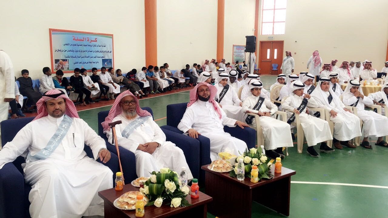 حفل تخرج الطلاب بمدرسة بدر ( 1 )