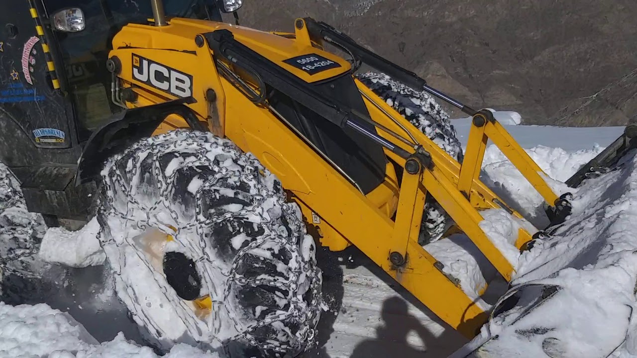 JCB'nin karla mücadelesi Pertarungan salju JCB #JCB #jcb and snow #snow #snow removal
