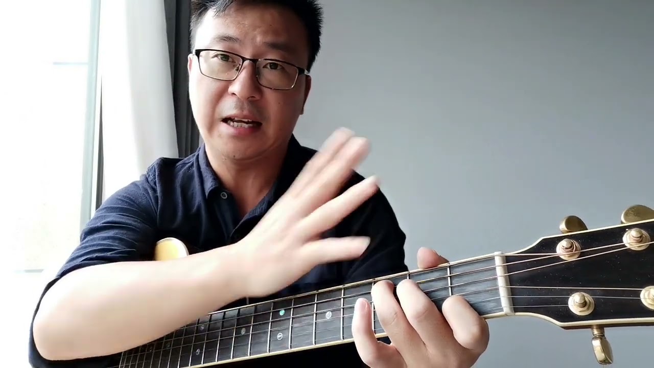 吉他初学按弦时老师碰到其他弦，请对照这个视频中的指型解决问题