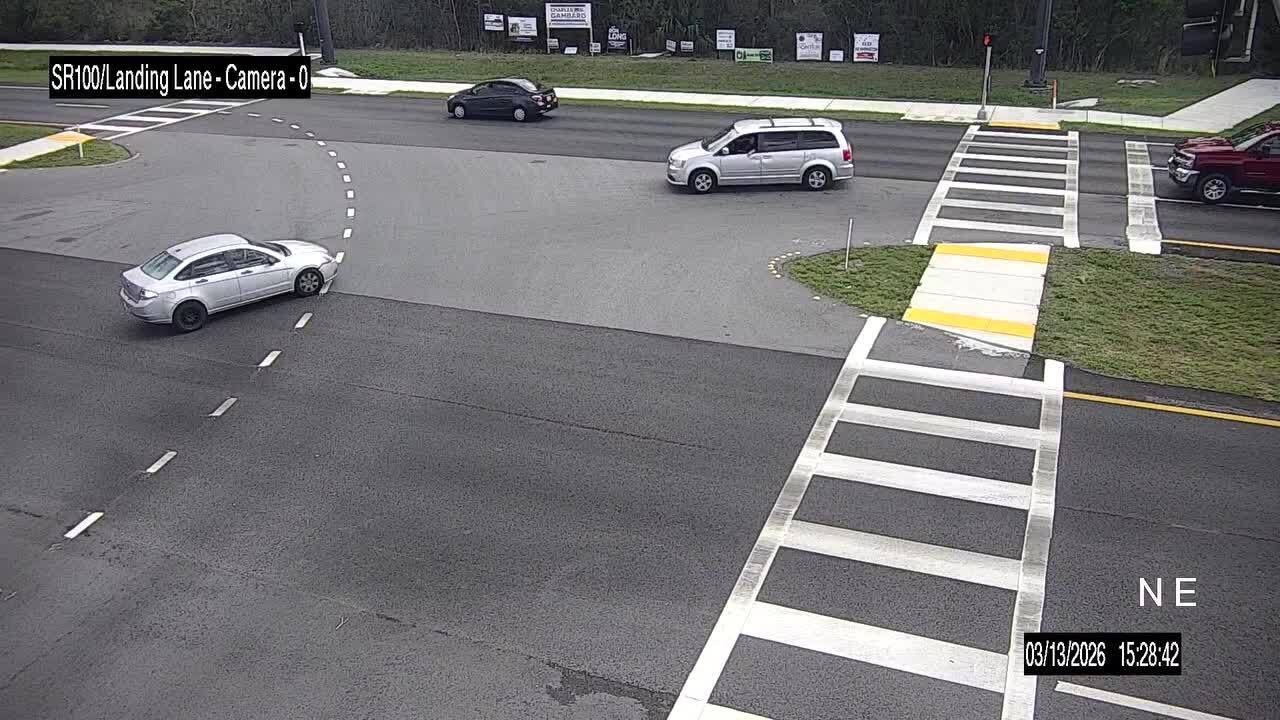 Водитель арестован за движение задним ходом по шоссе во Флориде.