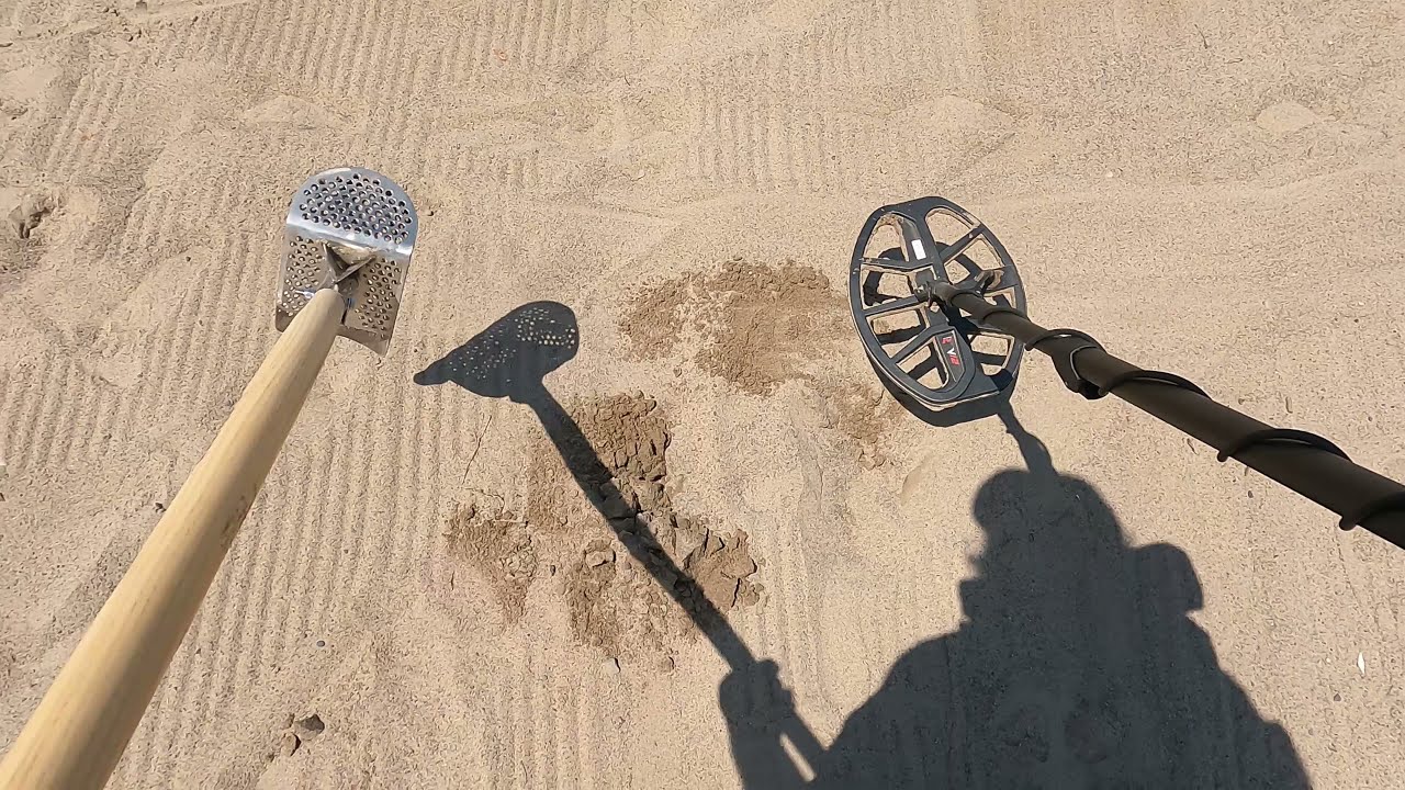 Beach Metal Detecting with Vanquish 540