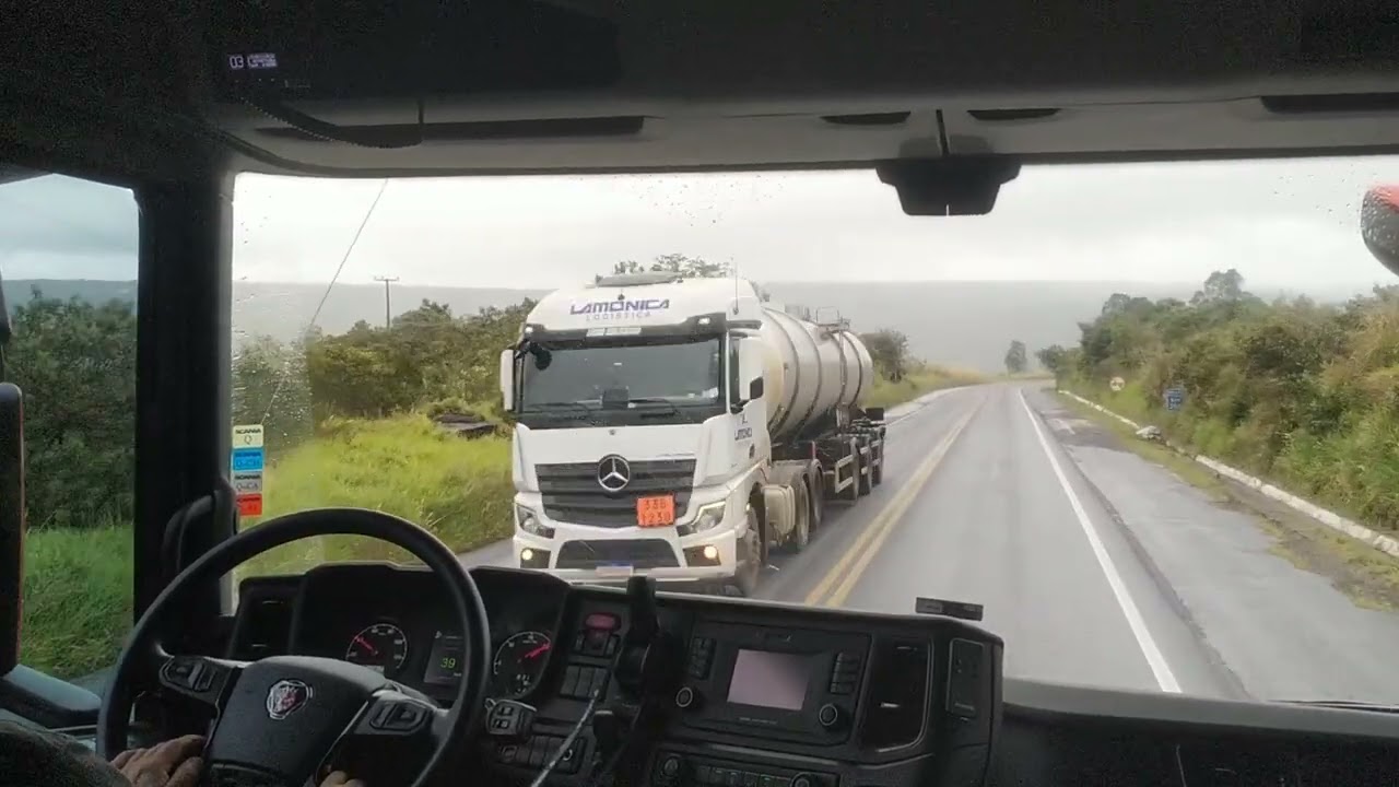 NEBLINA, PISTA ESCORREGADIA, CURVAS PERIGOSAS NO MORRO DO PAI INÁCIO BR 242