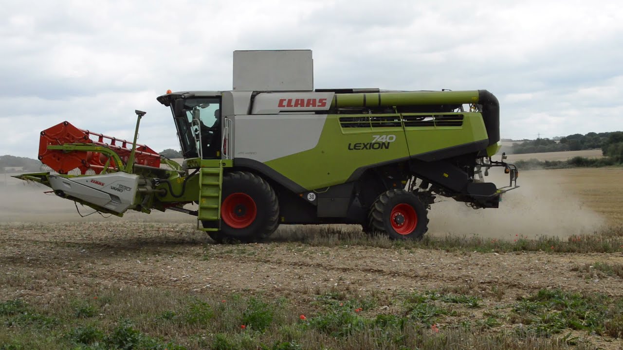 Harvest 2021 - Claas Lexion 740 Cutting Wheat