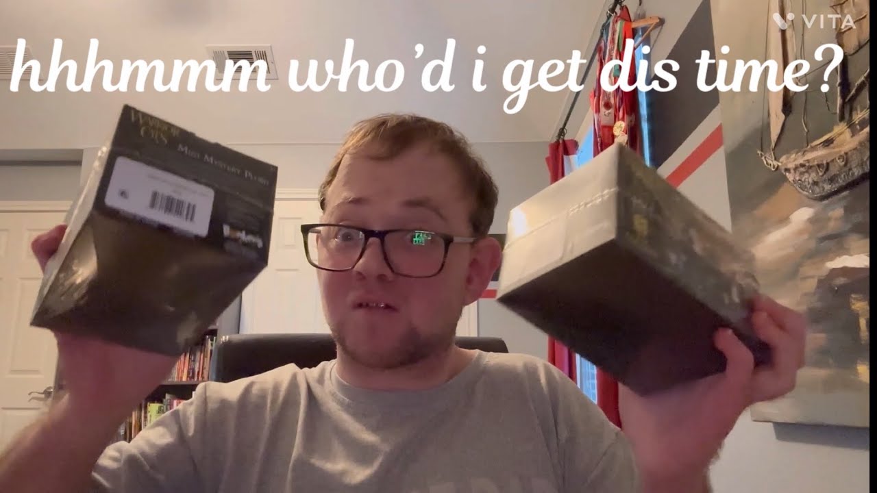 Unboxing Warriors mini plushies 