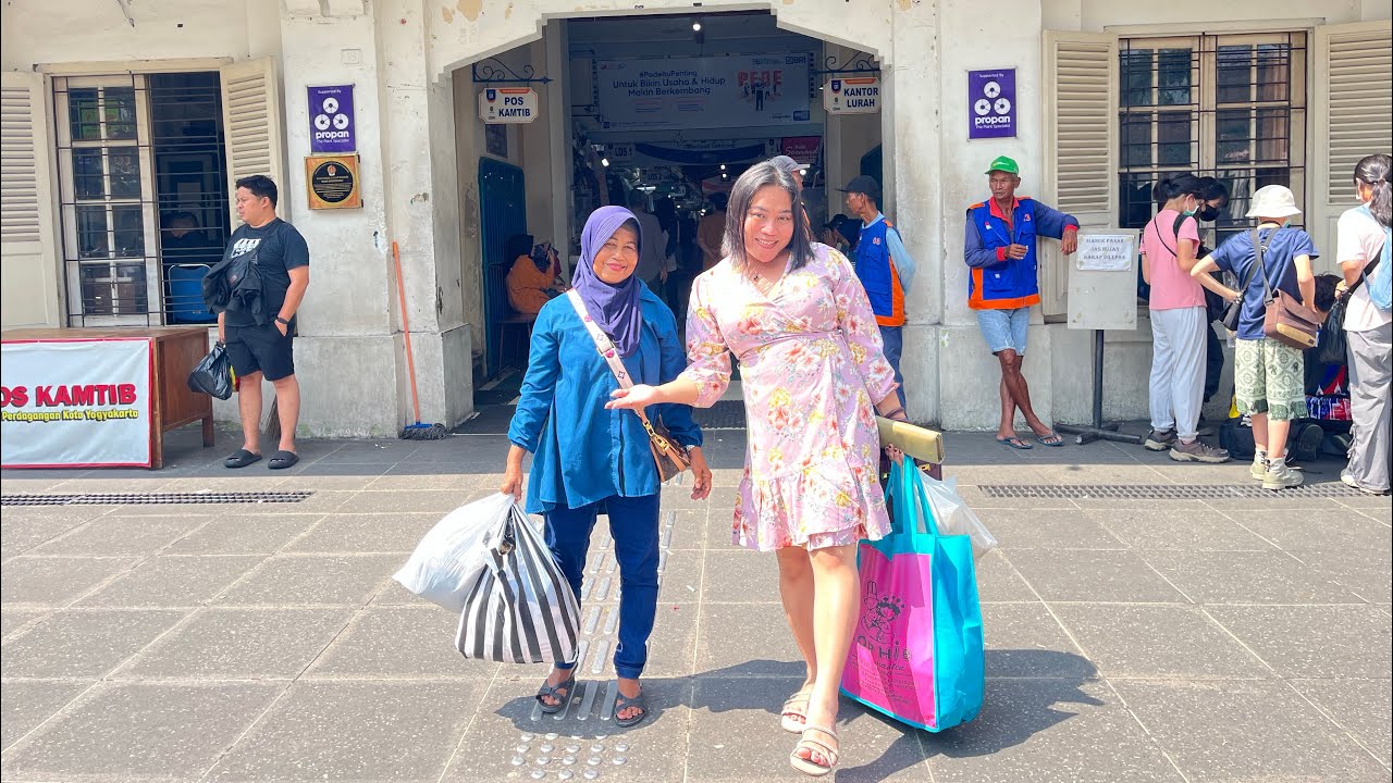 BELANJA DI BRINGHARJO JOGJA BERSAMA MAK SAWI 🥰