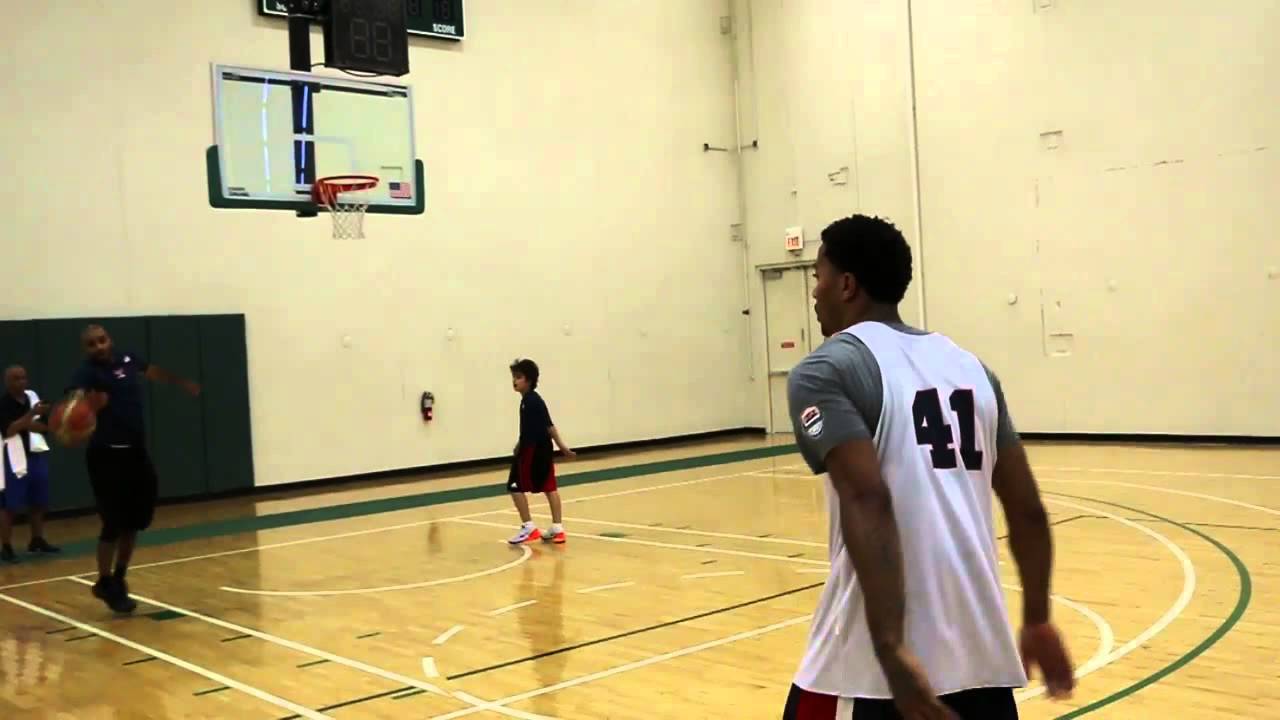 Derrick Rose with USA National Team in Chicago: shooting exhibition