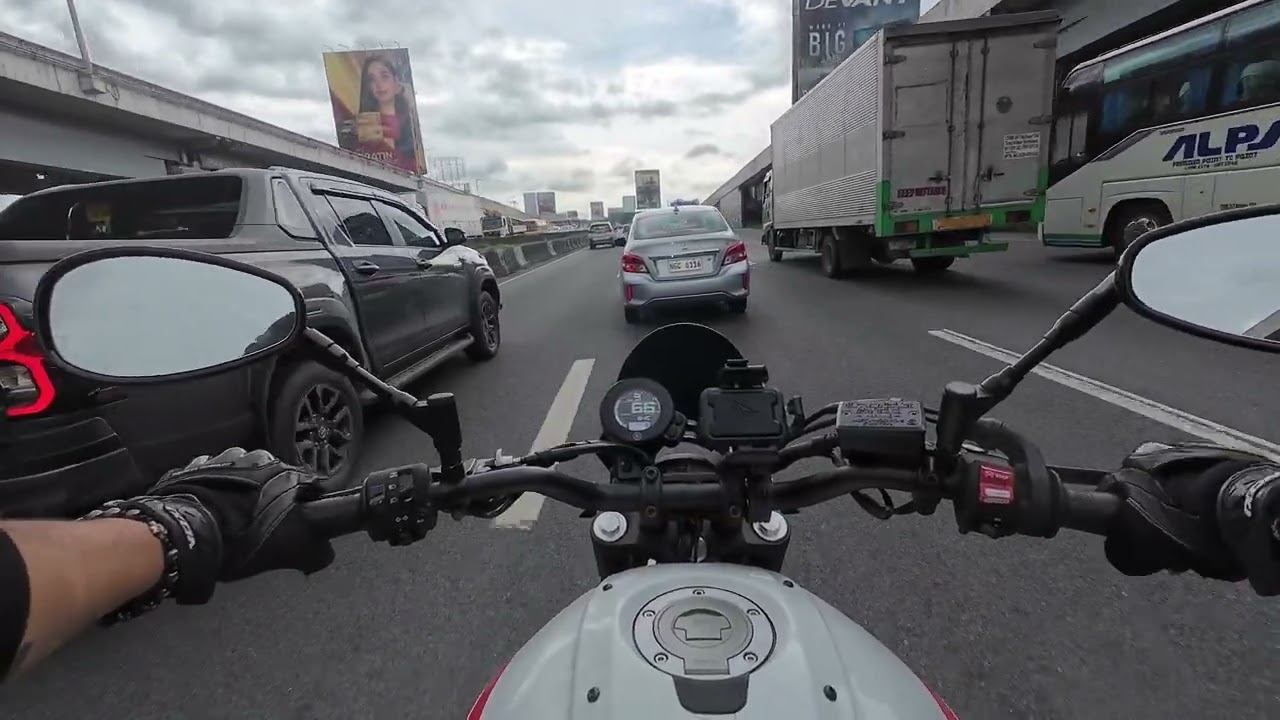 XSR 700 Highway Rolls, Double Akrapovic