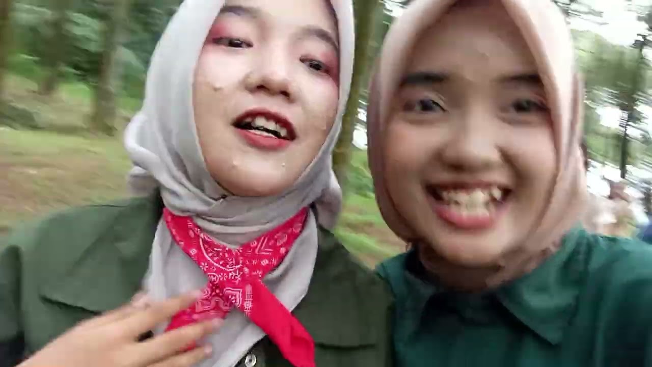 Foto YearBook Kelas XII MIPA 6