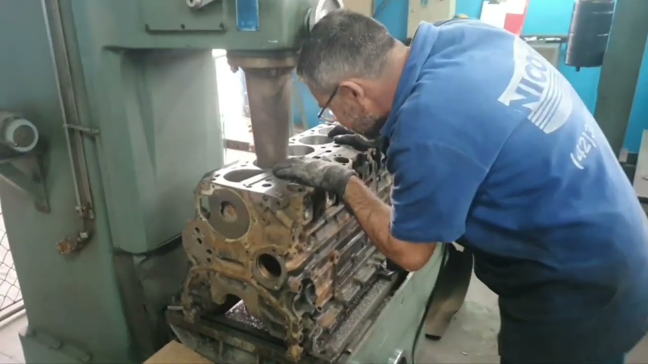 Motor Mercedes-Benz Misto OM352 transformado em OM366 Na Nicosa Ponta