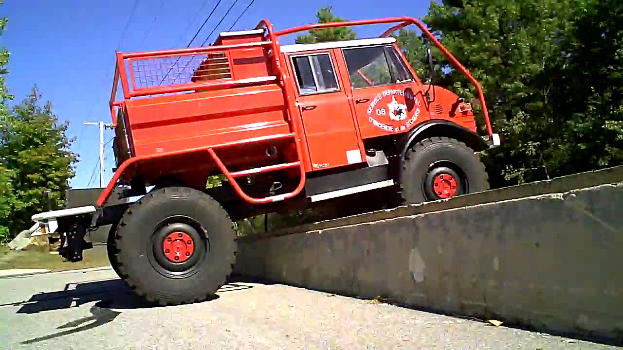 UNIMOG 416 Wall Climb Demo