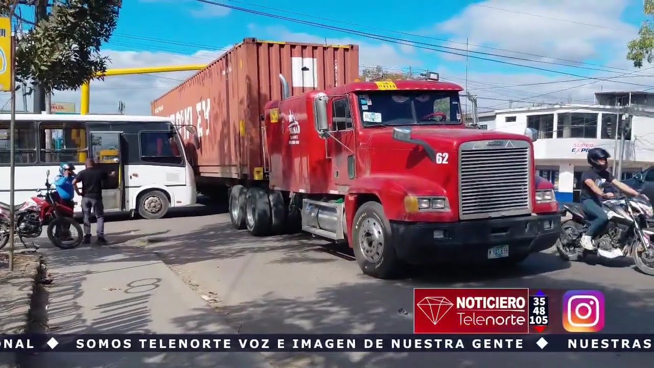 La falta de cortesía entre dos conductores, detuvo el tráfico en la carretera panamericana de Estelí