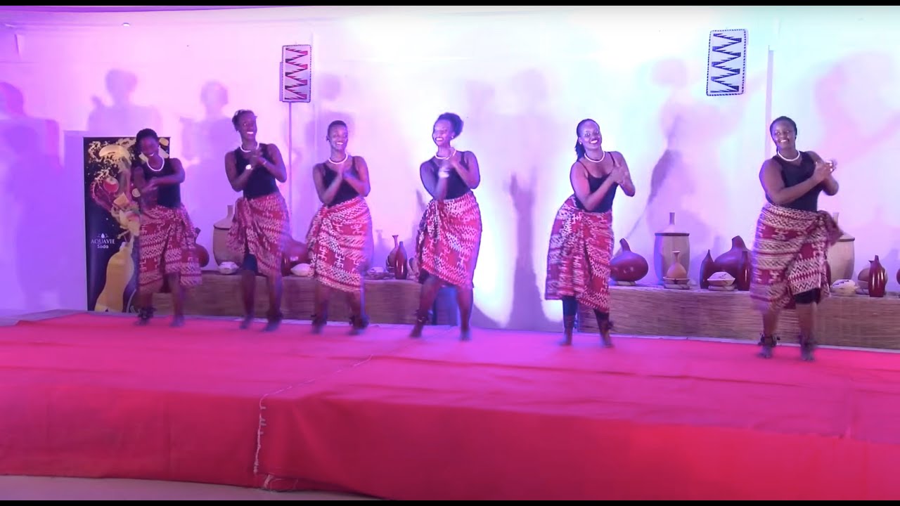 Spectacle Culturel du Club traditionnel Gir'izi