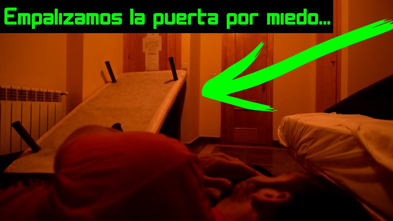 DORMIMOS en un HOTEL VACÍO Y PASA ESTO... (Parte 2)
