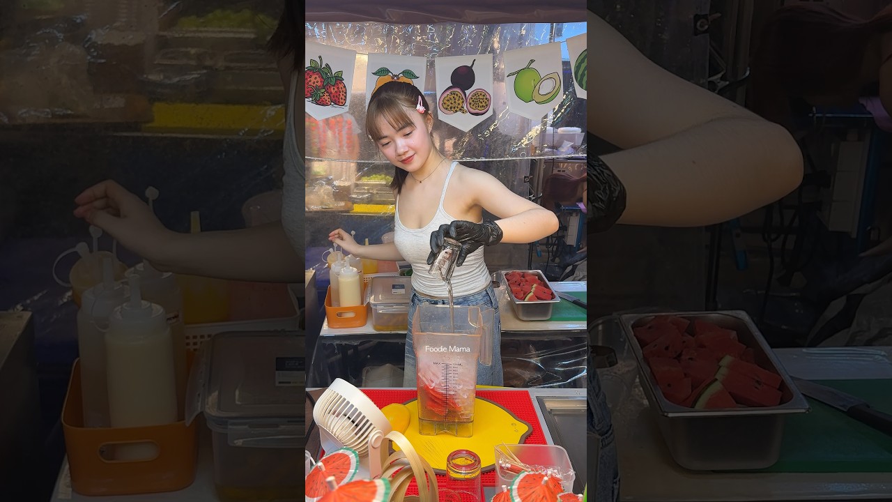 Thai Girl Sells Fruit Juice: Beautiful Watermelon Smoothie