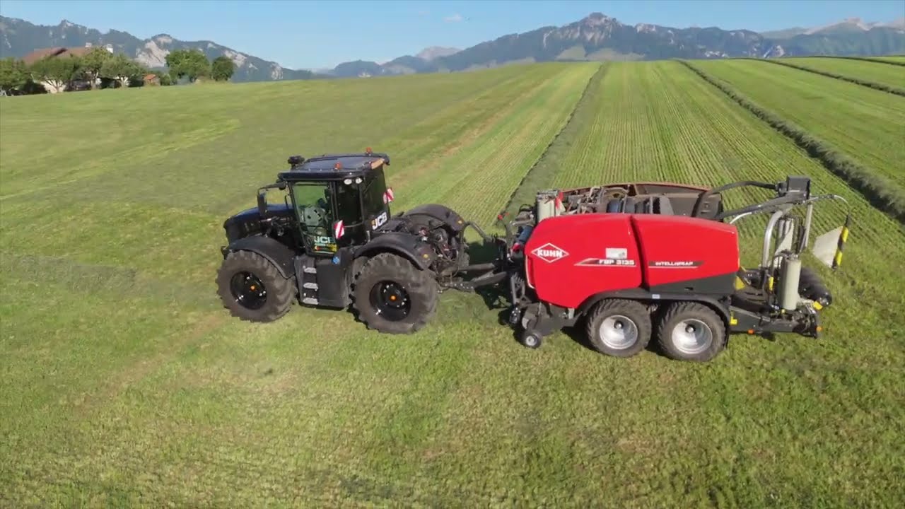 BIG Black Tractor Love: JCB FASTRAC iCON 4220