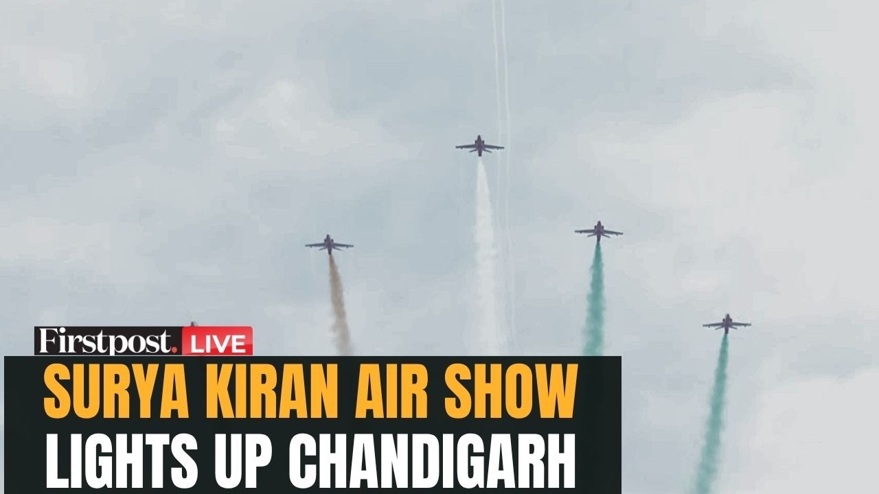LIVE: Indian Air Force&rsquo;s Surya Kiran Aerobatic Team Air Show in Chandigarh's Sukhna Lake | N18G