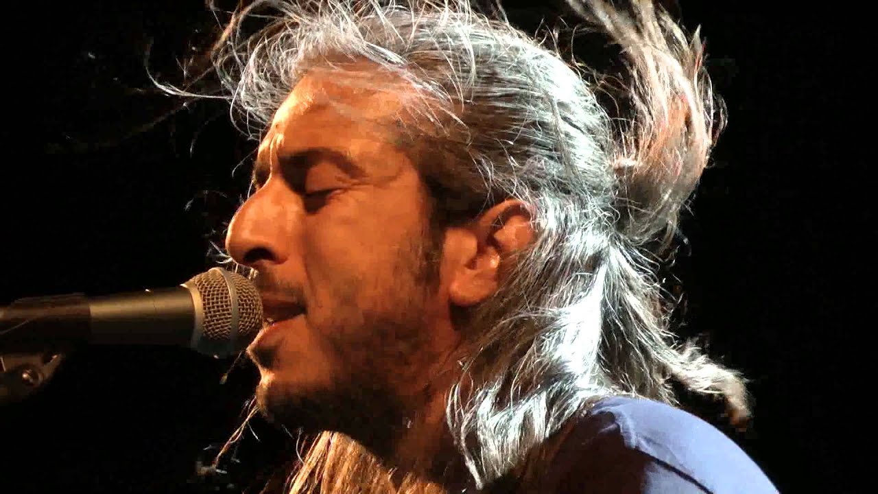 Συ με μαθες πως αγαπούν | Γιάννης Χαρούλης