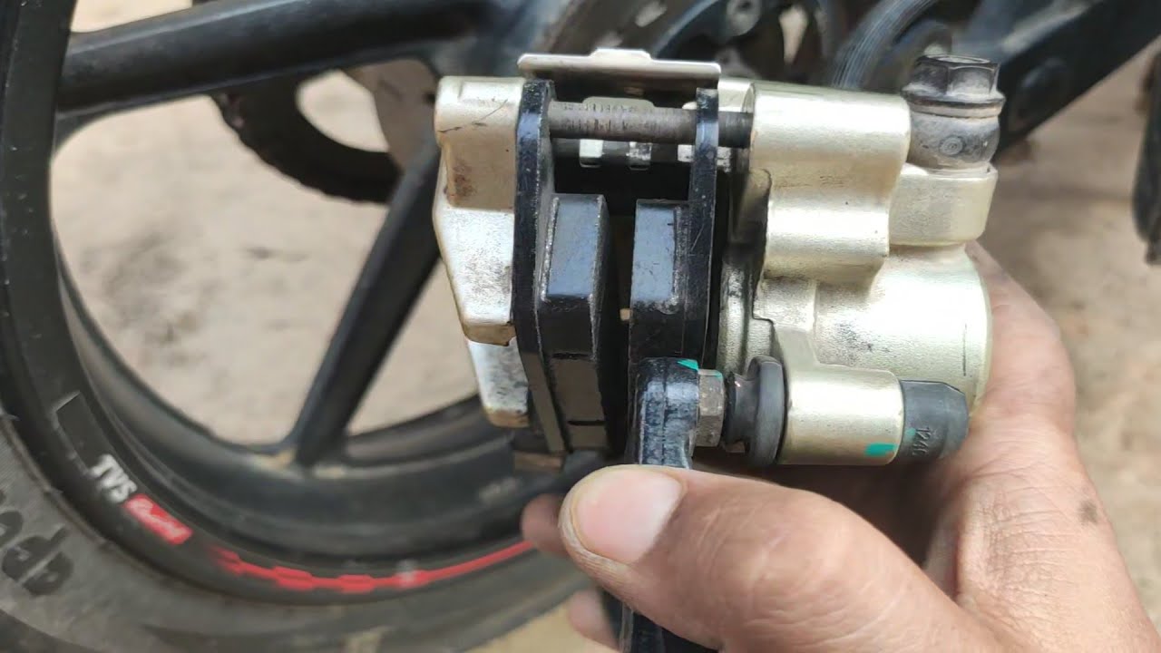 APNI BIKE TVS APACHE 160/200 4V KA REAR DISC PAD KO KAESE CHANGE KARE
