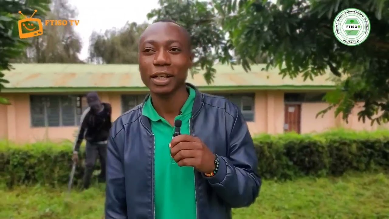 keuelekea siku ya mazingira Duniani  chuo cha misitu wafanya usafi mti wa mhe Rais Dkt Samia