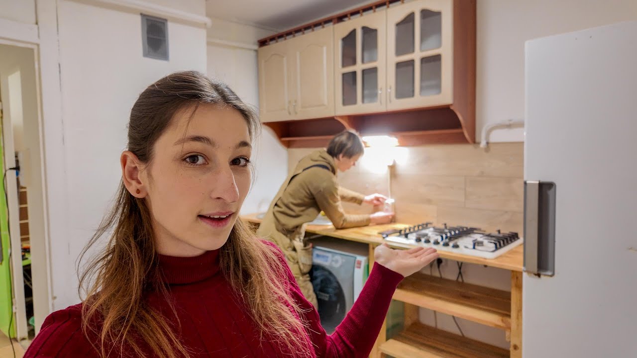 Kitchen is DONE in the TINY Apartment!