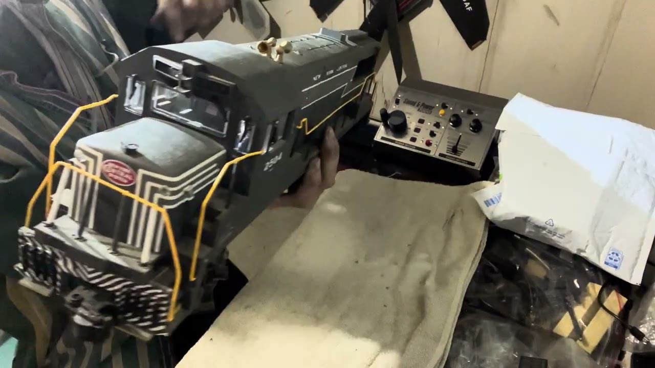 Aristo-Craft Trains Diesel Engine (Unboxing)