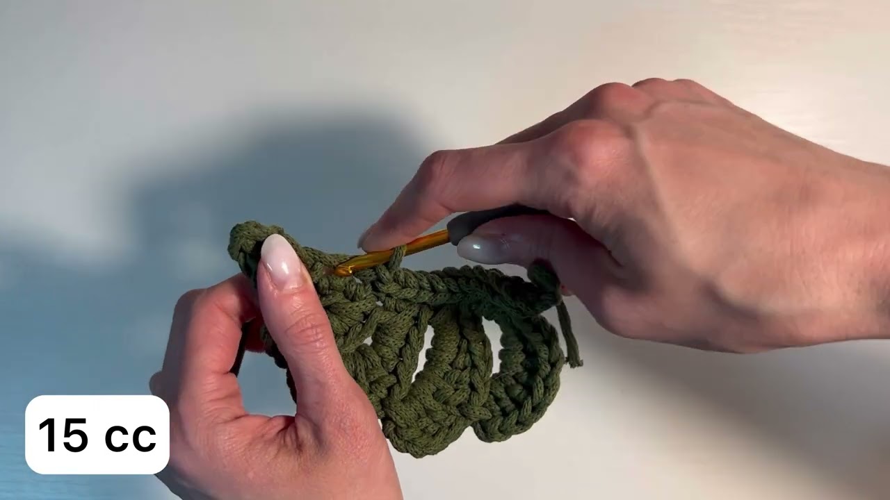 Лист монстеры крючком из шнура