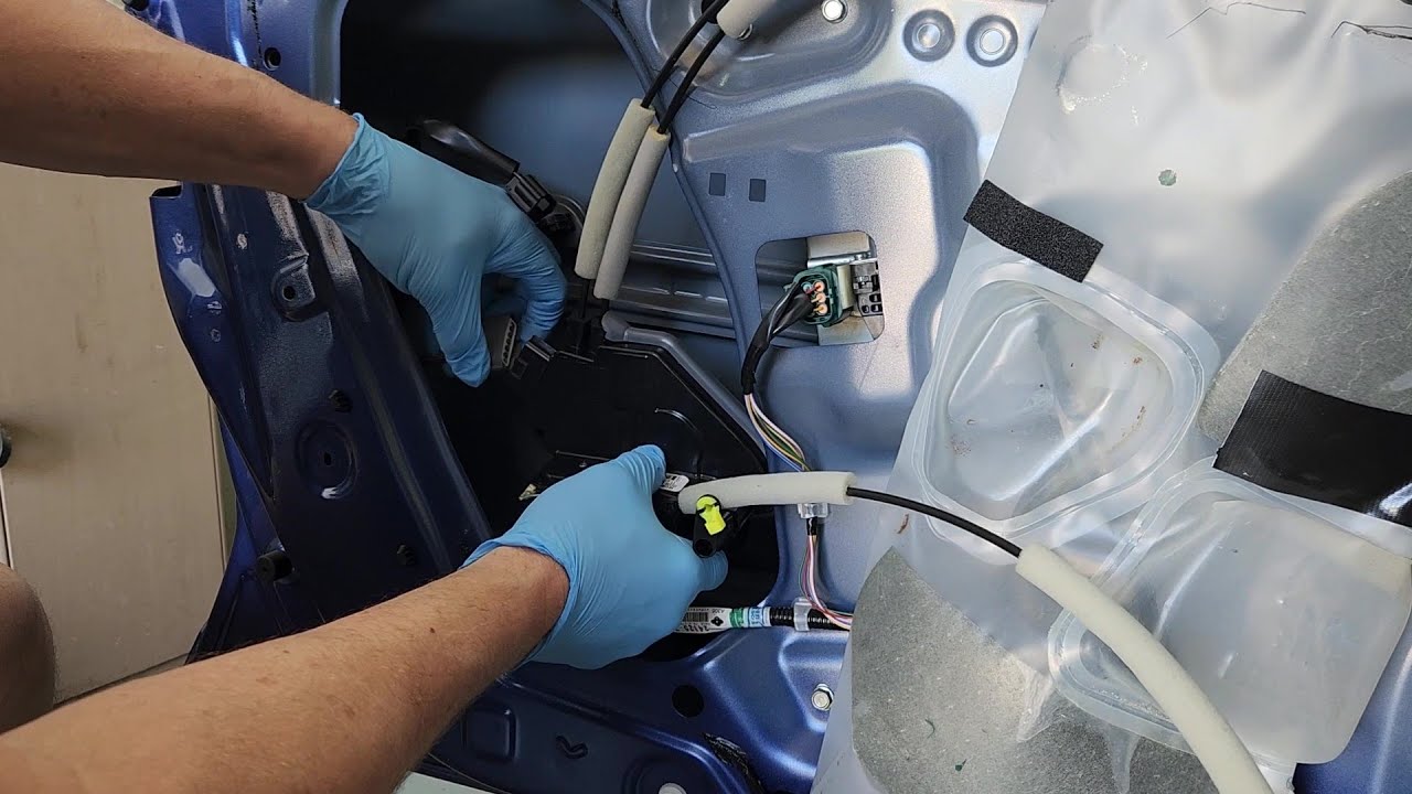 2019 Nissan Rogue, Replacing The Driver's Door Latch Assembly