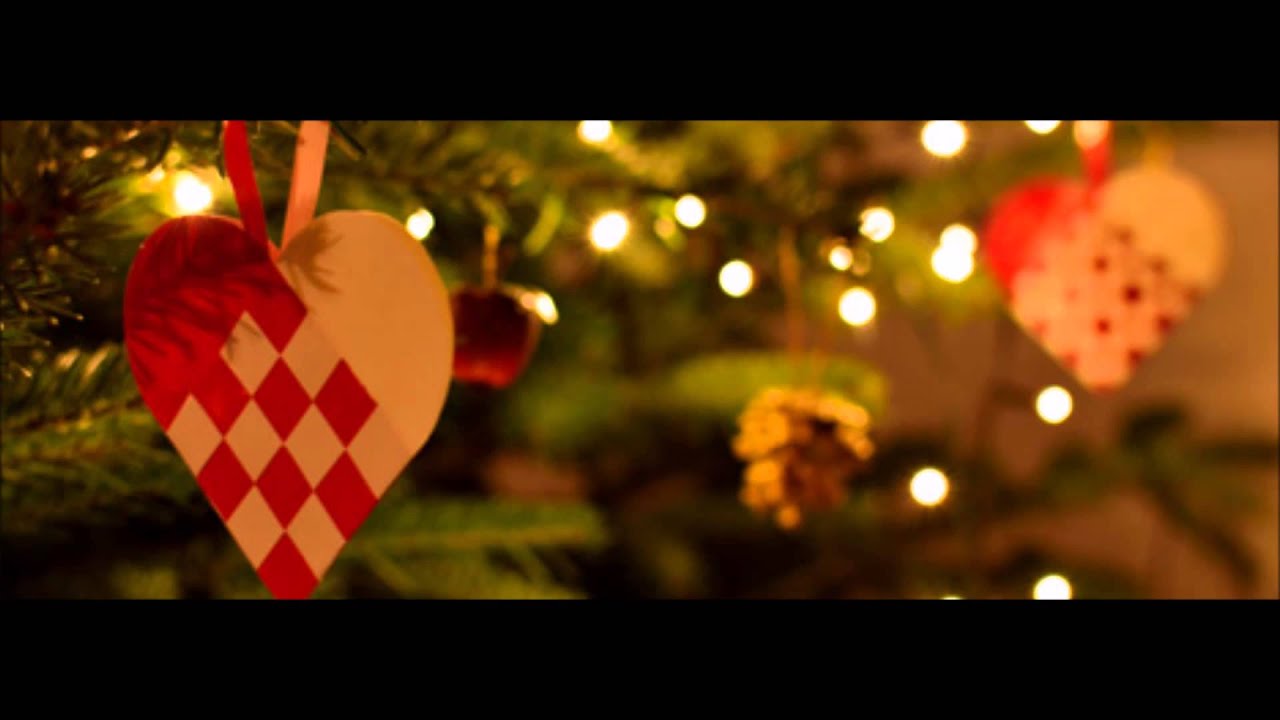 SKAL VI KLIPPE VORE JULEHJERTER SAMMEN - Bjarne Liller med orkester og kor